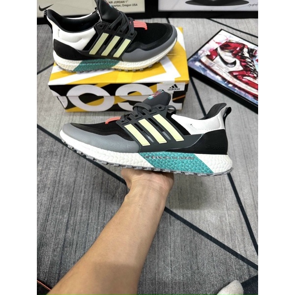 GIẦY THỂ THAO CHẠY BỘ CHƠI THỂ THAO ĐA NĂNG, ULTRABOST TERAIN NAM NỮ, THIẾT KẾ SIÊU NHẸ, MA SÁT TỐT.