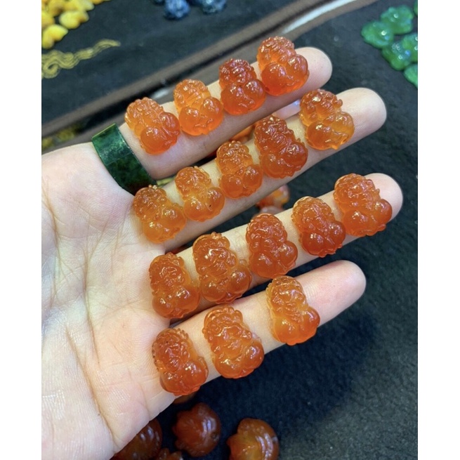 Mặt dây chuyền Tì Hưu, Hồ Ly mã não xanh đỏ