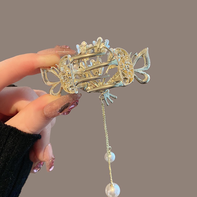 Kẹp Tóc Tua Rua Hình Cá Mập Đính Ngọc Trai Nhân Tạo Phong Cách Thung Lũng Lily of the valley