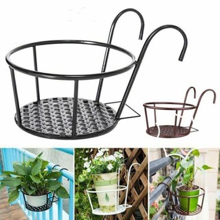 Giỏ hoa treo ban công