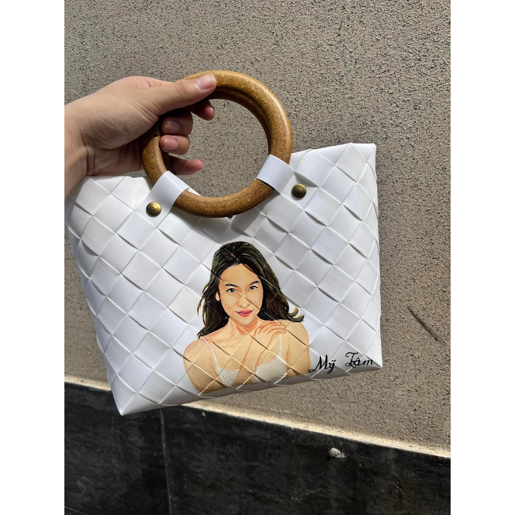 Túi sợi nhựa vẽ hình Mỹ Tâm