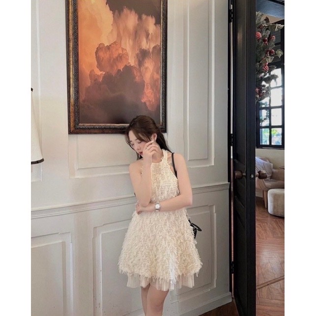 Đầm cổ yếm xô bông phối lưới hở lưng
