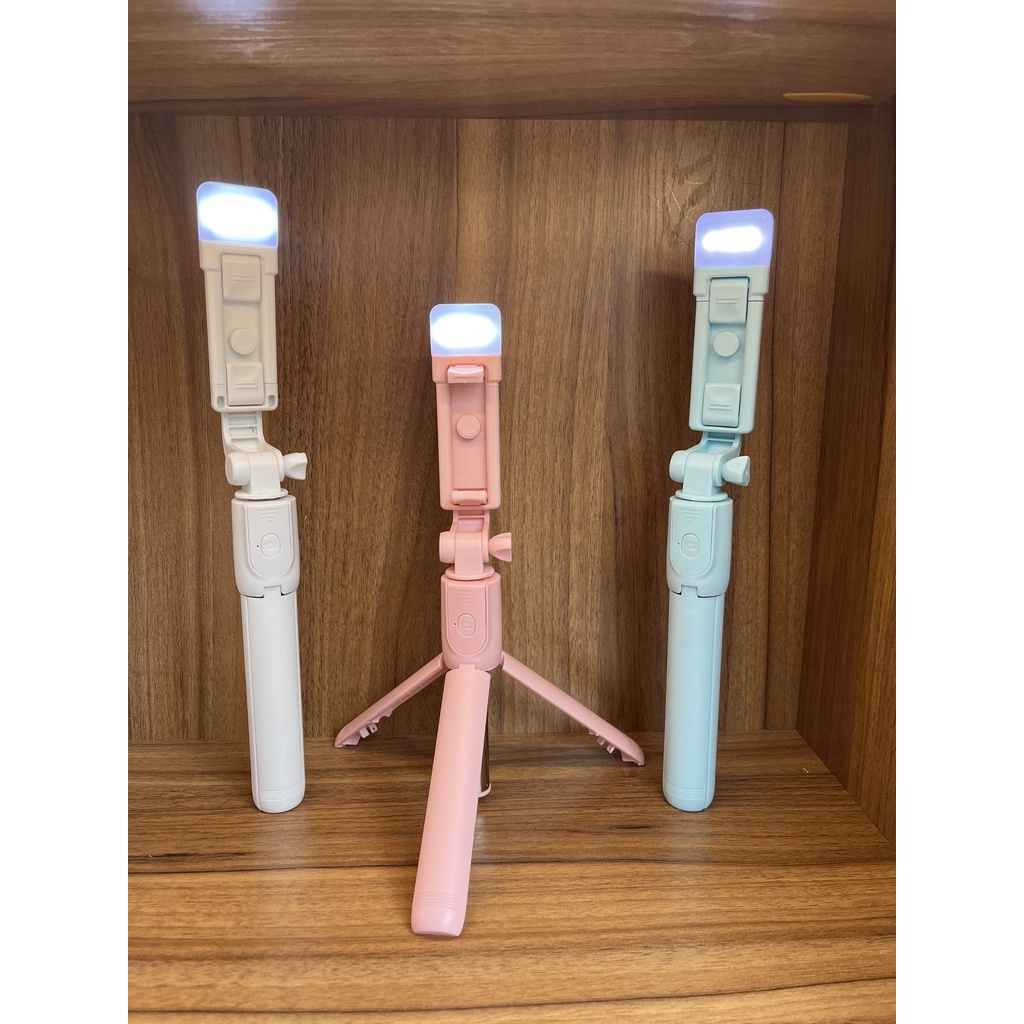 TRIPOD 3 CHÂN CÓ ĐÈN LED TRỢ SÁNG