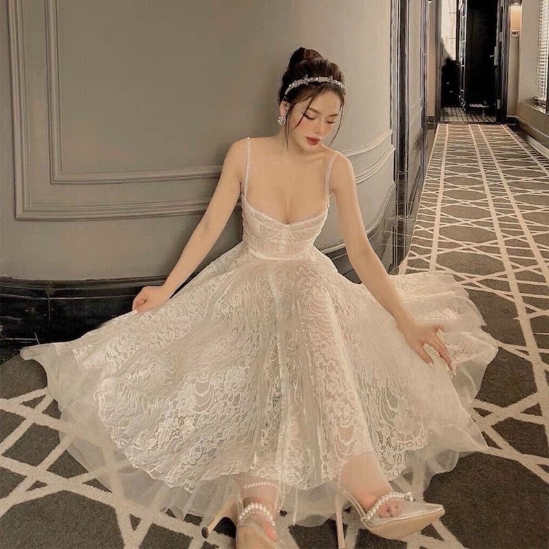Đầm hai dây cúp ngực