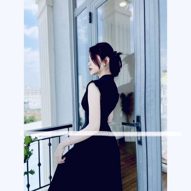 khui bom đầm ôm eo dáng xoè rũ cổ trụ nút cài xếp ly viền lụa