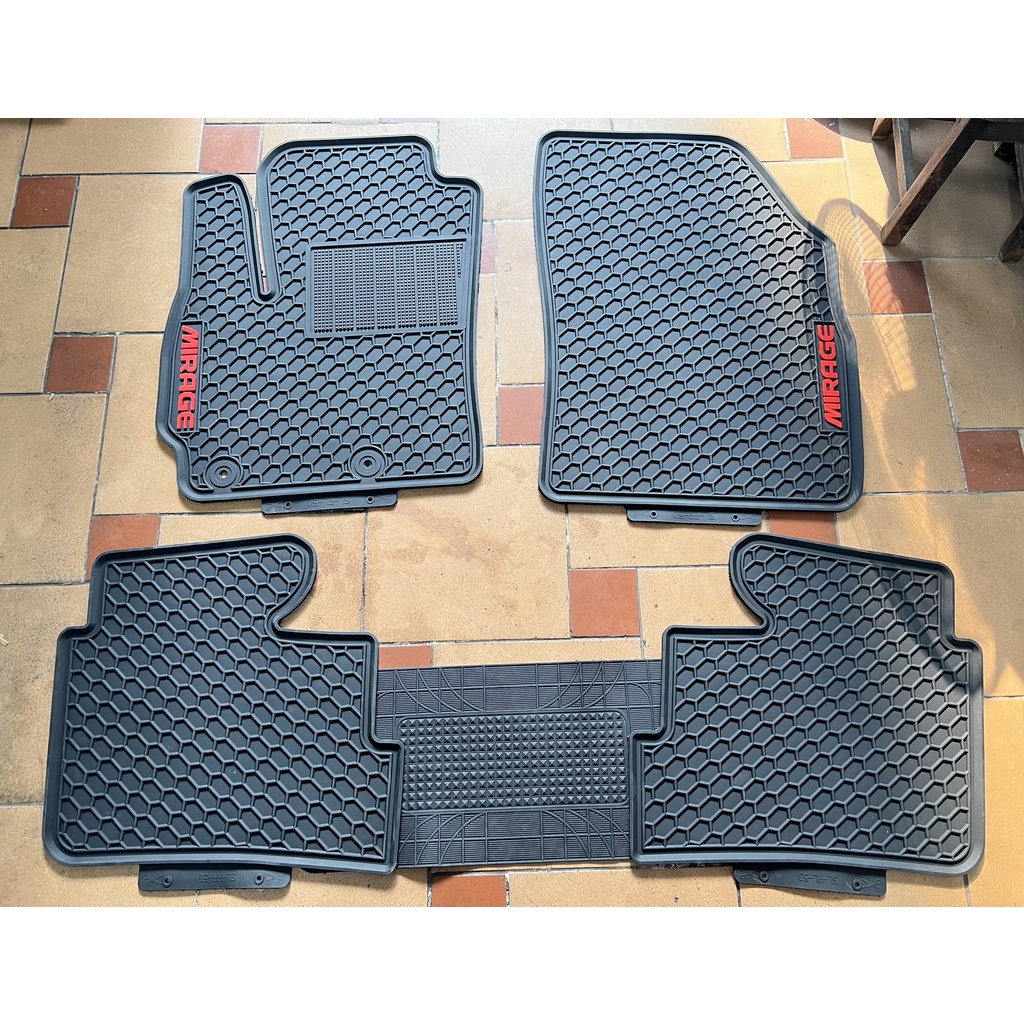 Thảm trải sàn cao su theo xe dành cho Mitsubishi Mirage vân tổ ong
