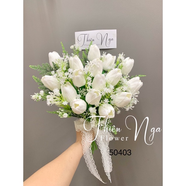 Hoa lụa cầm tay cô dâu Tulip trắng 100