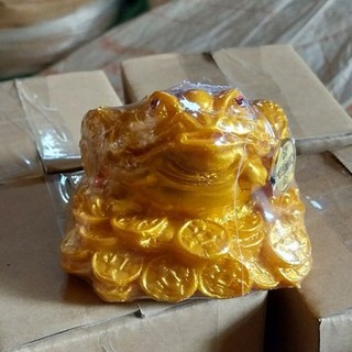 Cóc Thiềm Thừ vàng ( nhựa )
