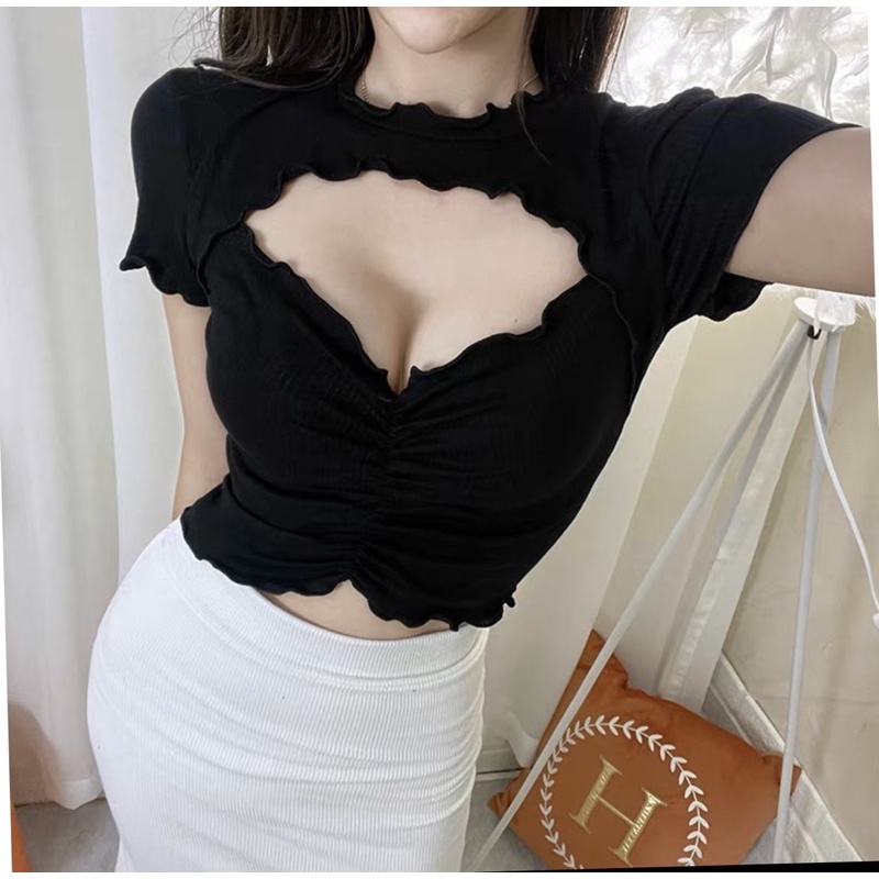 Áo Thun Croptop Nhún Khoét Ngực Cúp Mút Tay Ngắn