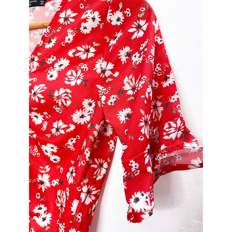 Áo croptop đỏ hoa nhí thắt nơ eo tqxk