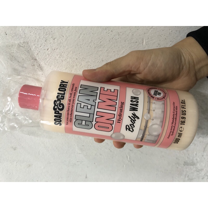 sữa tắm Clean On Me Soap and Glory