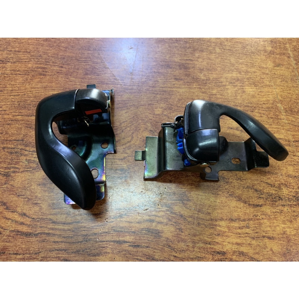 TAY MỞ CỬA TRONG XE TẢI HYUNDAI 3T5... HD65, HD72, HD78