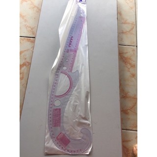 Thước vẽ đường cong trong may mặc