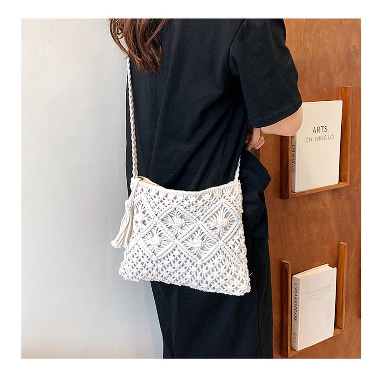 Túi cói đeo vai dây tua rua phong cách Macrame cho nữ