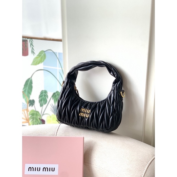 Túi xách miu miu màu đen, túi full box chuẩn đẹp như hình