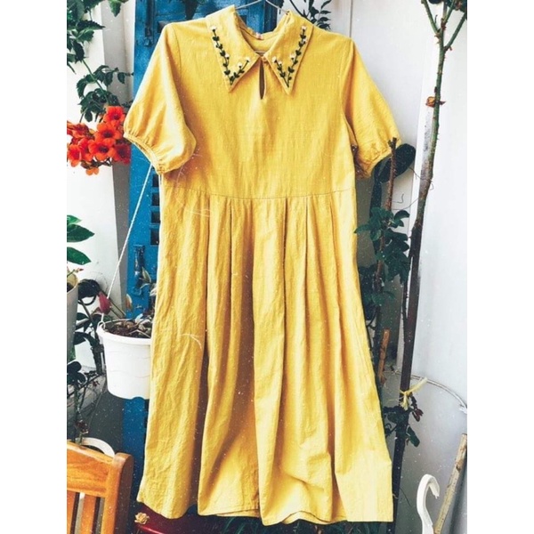 Đầm linen xô thêu tay form dài