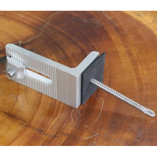 Chân chữ L mái tôn gắn tấm pin mặt trời