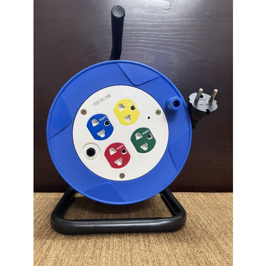 Giá SỉỔ Cắm LiOA Quay Tay Kéo Dài Kiểu Rulo, Loại Dùng Cho Công Trường, Dây Dài 20m/30m. Model QT20-2-15A/ QT30-2-15A