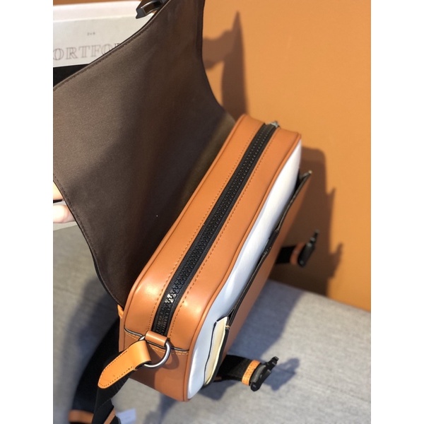 Túi đeo chéo nam Coach Track Crossbody màu mới cực sang