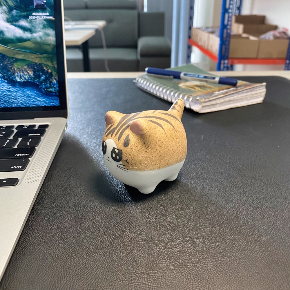 Mèo gốm vẽ tay trang trí bàn làm việc, bàn học