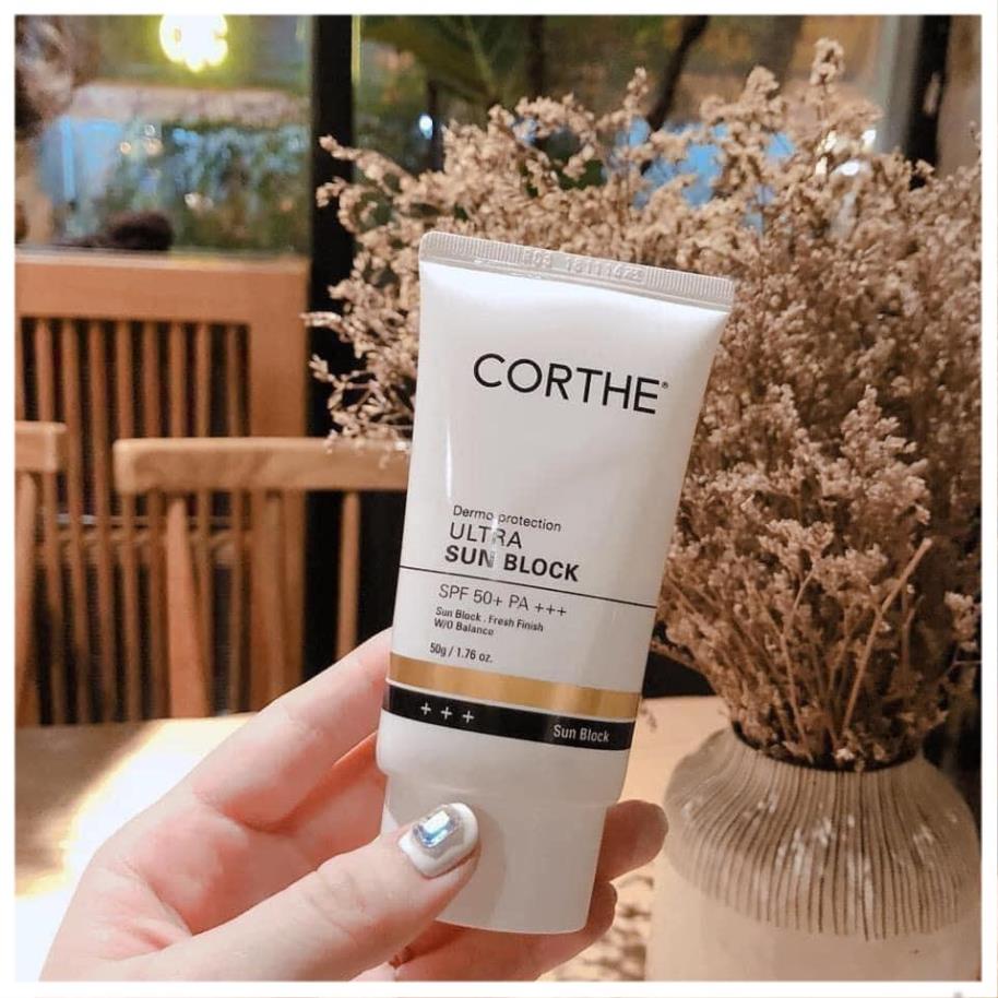 Kem Chống Nắng Corthe (Dermoessential Ultra Light Sunblock) .