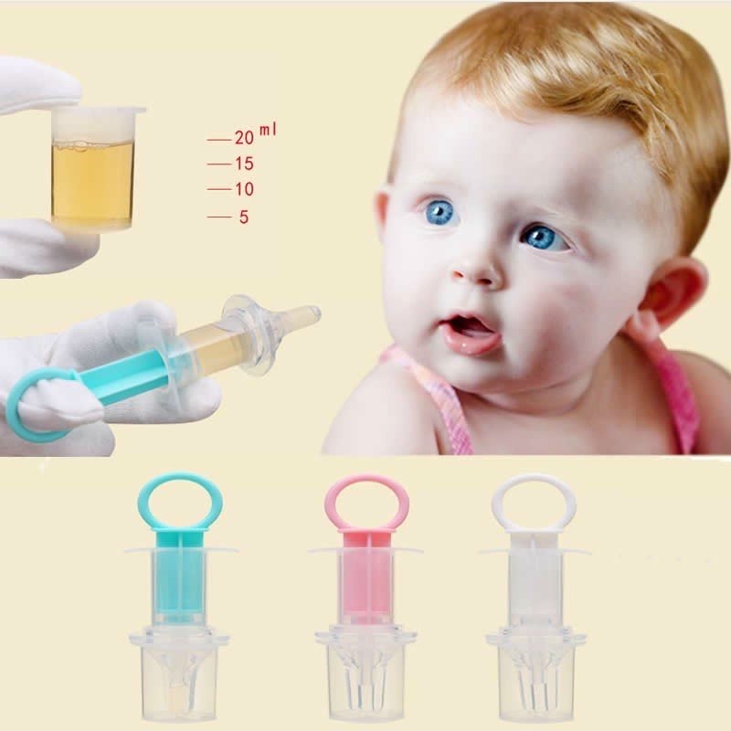 Dụng cụ uống thuốc, uống sữa cho bé vô cùng tiện lợi