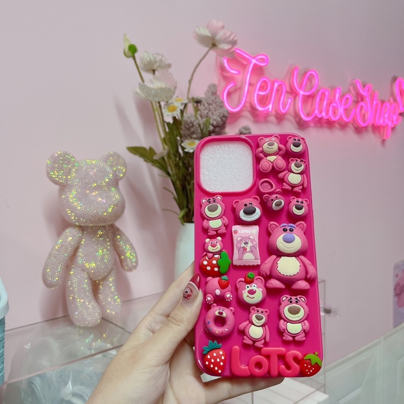 Ốp lưng ip chất bóng màu hồng neon kèm full hoạ tiết gấu dâu lotso full ốp dành cho ip - TENCASESHOP