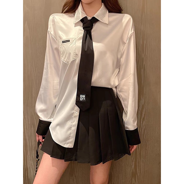 Set đồ phong cách nữ sinh - Áo sơ mi trắng phi bóng kèm cà vạt - Chân váy ngắn xếp ly