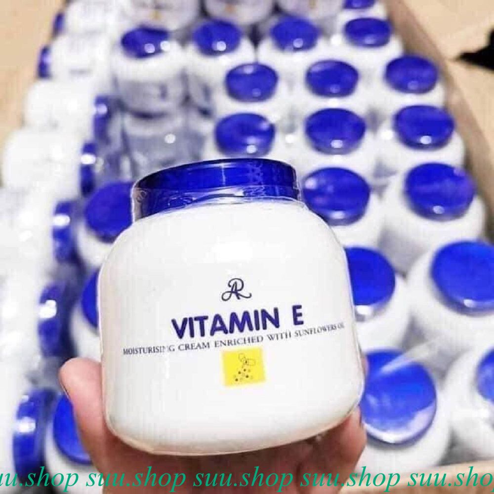 Kem dưỡng ẩm Vitamin E Thái Lan 200ml nắp xanh
