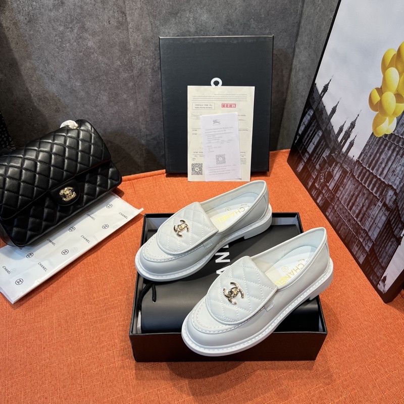 Giày moca Chà Neo mũi tròn trần trám, chất da mềm mướt. Hàng quảng châu cao cấp đầy đủ hộp túio