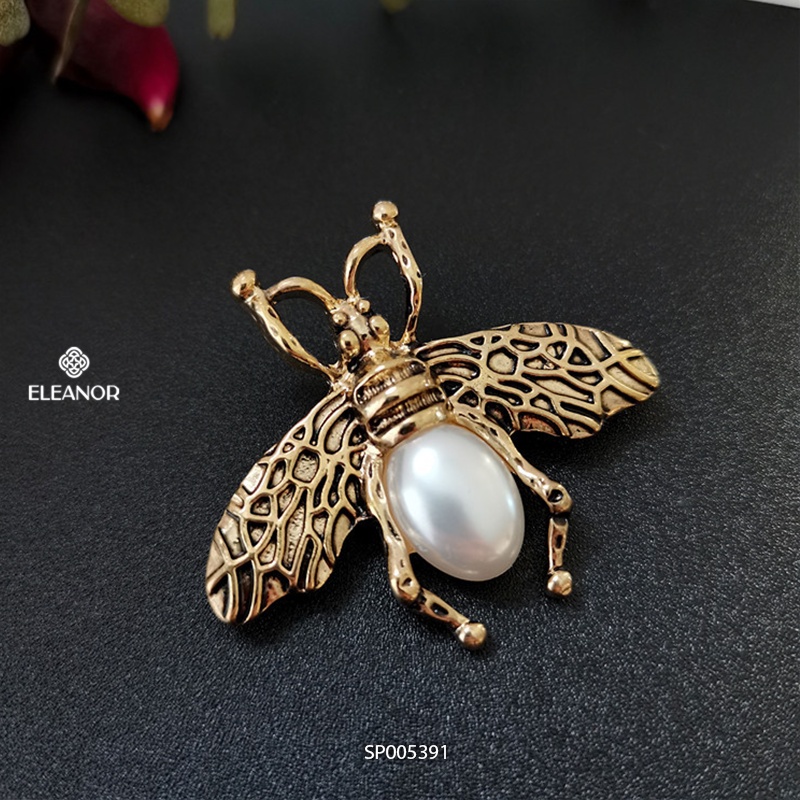 Ghim cài áo nữ Eleanor Accessories hình con bọ hung đính ngọc trai nhân tạo phụ kiện trang sức sang trọng 5391