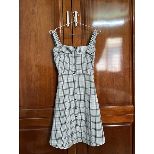 Váy Nem New Size 6 đã sửa xuống Size 2