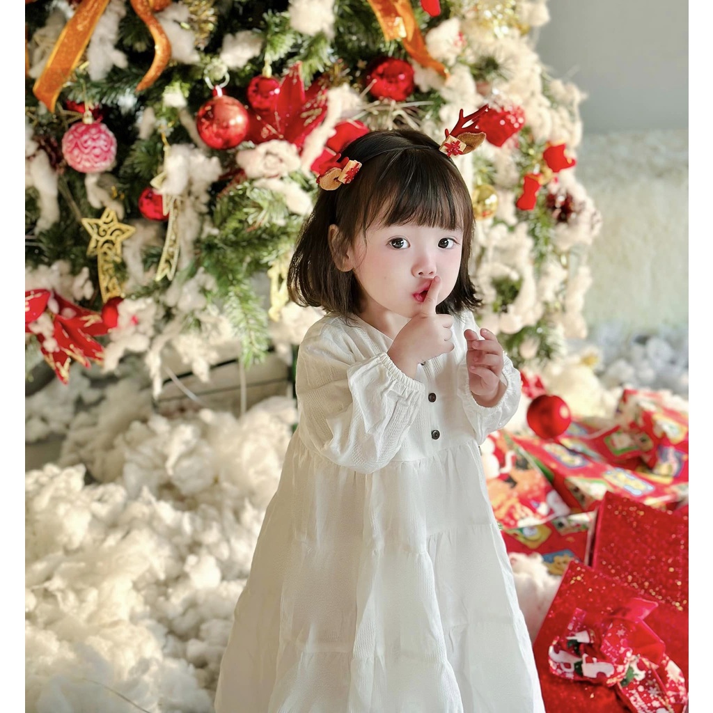 Váy trắng tay dài cúc gỗ dáng xòe dễ thương cho bé - Đậu Kids&Mom