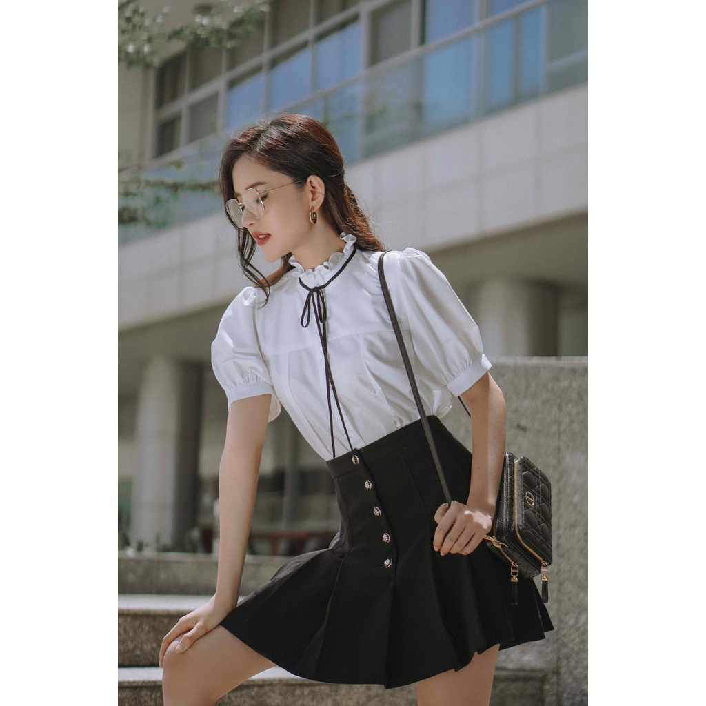 Chân váy mini xếp ly cài cúc trang trí HUONG BOUTIQUE HBZ457