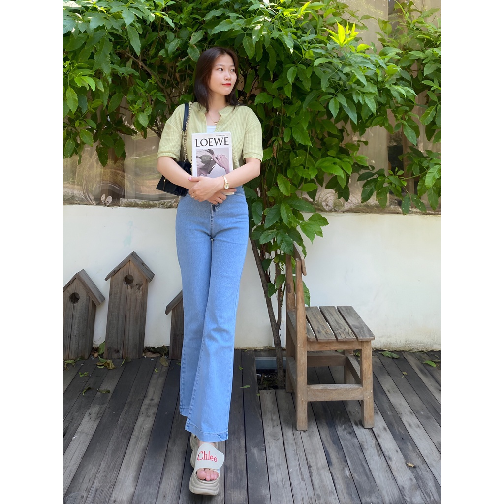 Quần jean nữ ống loe màu xanh nhẹ nhàng dễ phối đồ với thiết kế dáng dài cạp cao sang chảnh ,chất siêu co dãn