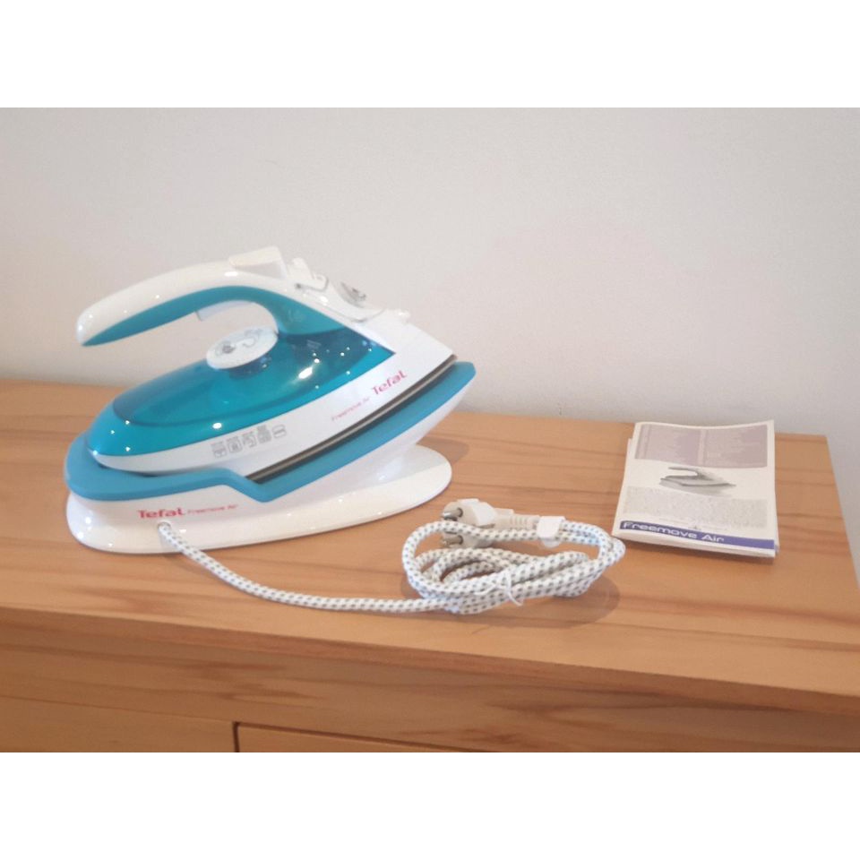 BÀN LÀ KHÔNG DÂY TEFAL FV6520 2600W , BẢO HÀNH 12 THÁNG