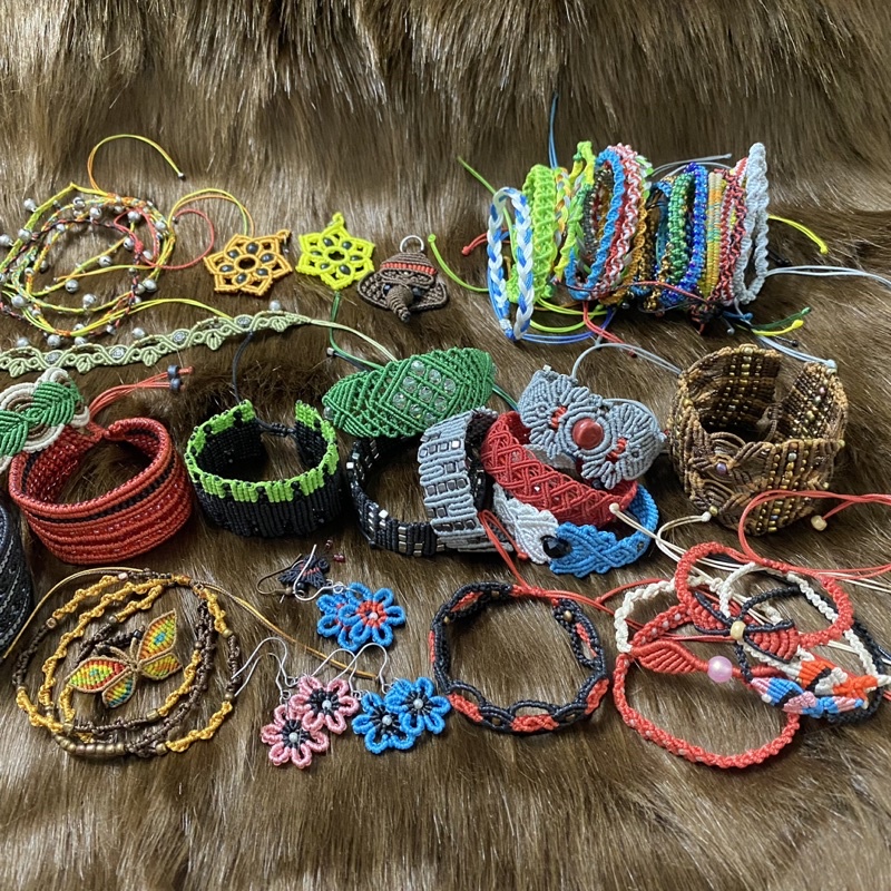 Album sale xả kho, sale 50% (Đọc kĩ mô tả). Vòng tay, khuyên tai, dây chuyền handmade thắt macrame.