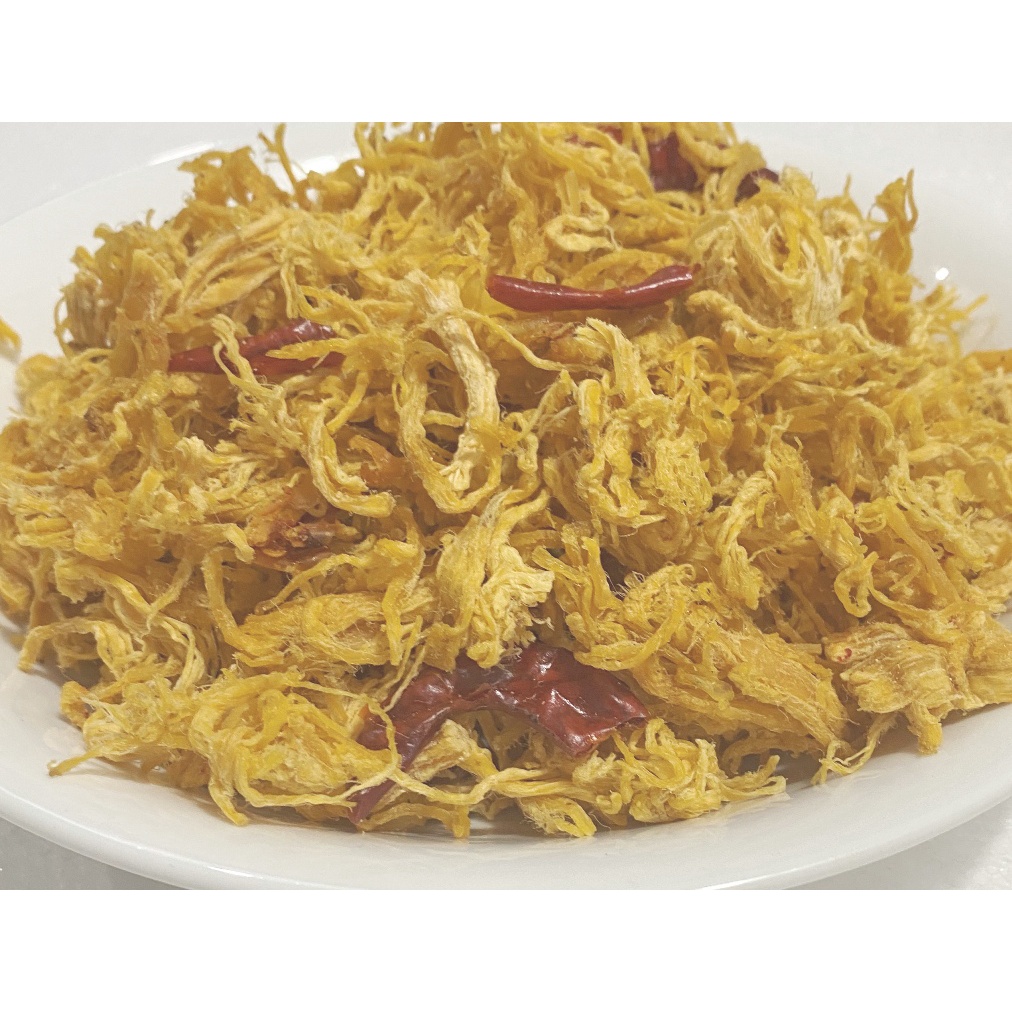 250gr Khô gà Lày Hòa  được sản xuất từ những nguyên liệu tươi mới theo tiêu chuẩn ATTP.