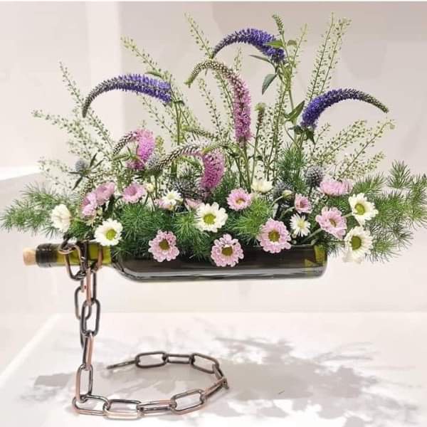 Lọ Hoa hình chai dây xích