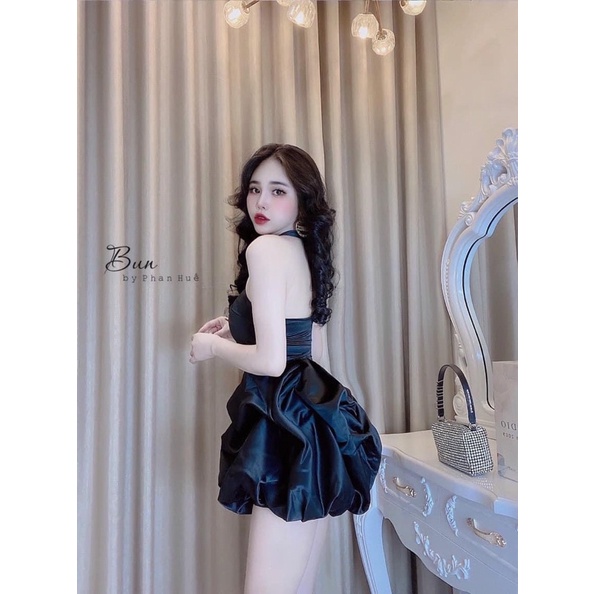 Đầm Tapta Yếm Khoét Tam Giác Dáng Bí Xoè