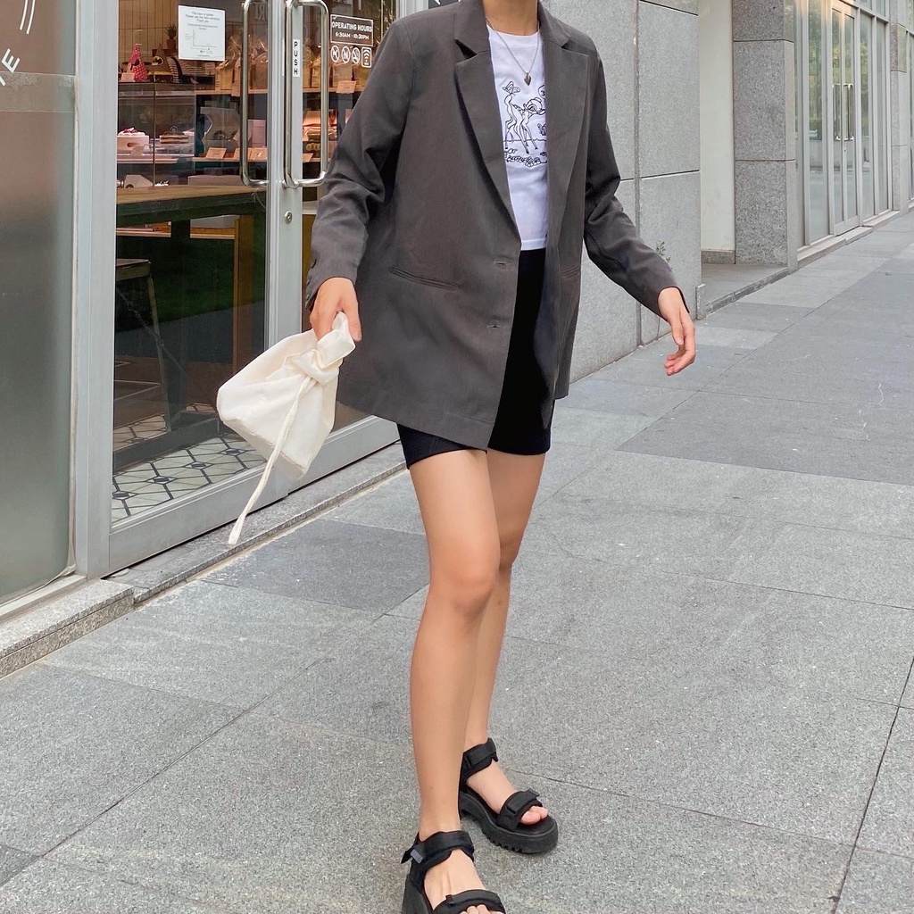 Áo blazer nữ MARC FASHION cơ bản form relaxed CBVH082521