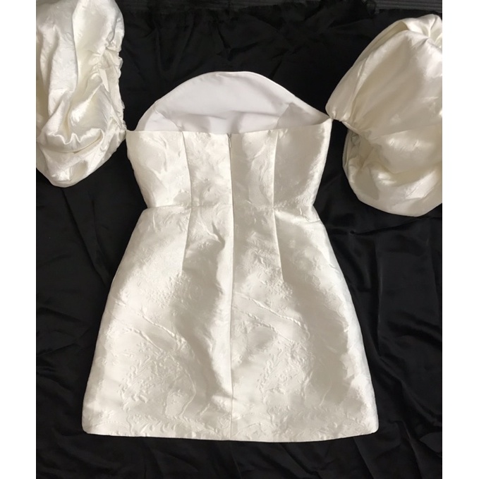 Váy gấm đi tiệc trắng Oia Studio