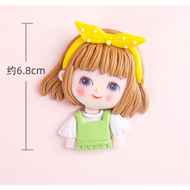 Que SLC kute bé gái bờm vàng áo xanh lá