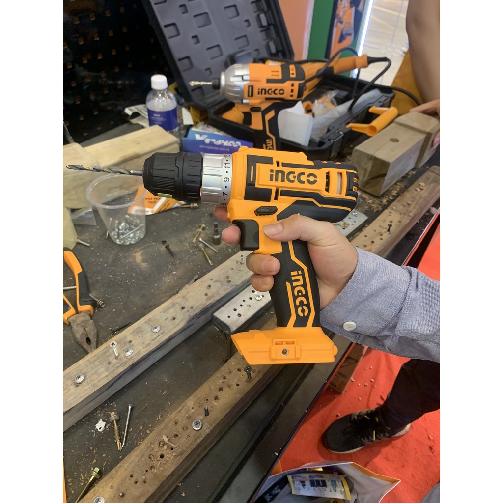 Máy khoan pin INGCO CDLI200215 cầm tay, máy khoang pin 3 chức năng có búa, tặng kèm Bộ 19 mũi khoan và vặn vít