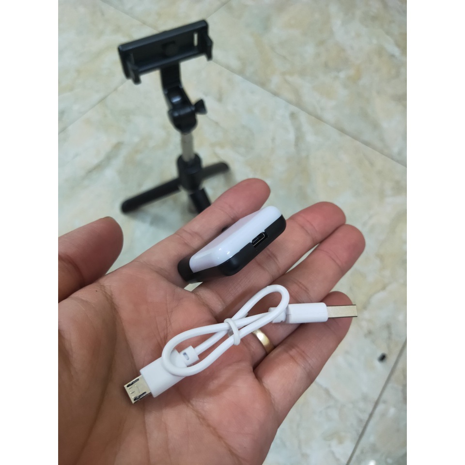 Gậy Tripod 3 Chân Selfie Stick R1S Tích Hợp Đèn Trợ Sáng Chụp Hình kèm dây sạc