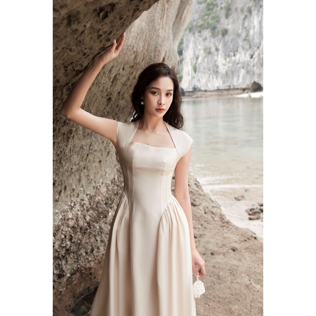 JM Dress Desgin - Đầm tay hến ly eo chân đổ múi 1R07.2302OG