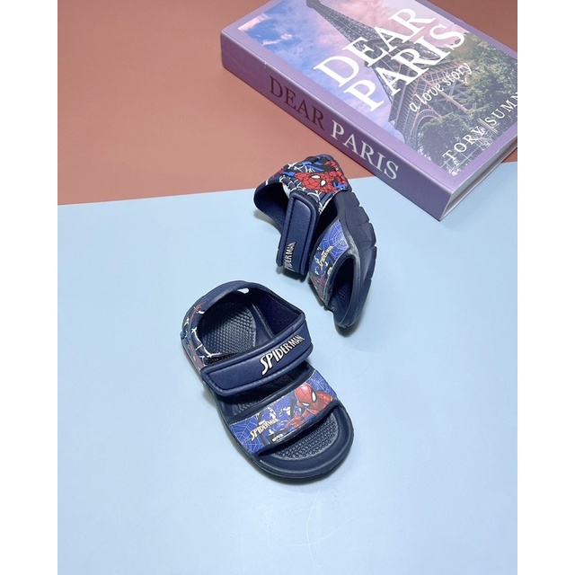 Xăng đan siêu nhân