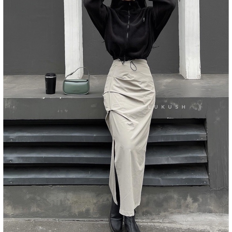 Chân váy dài có vạt nhúm xẻ tà siêu trendy