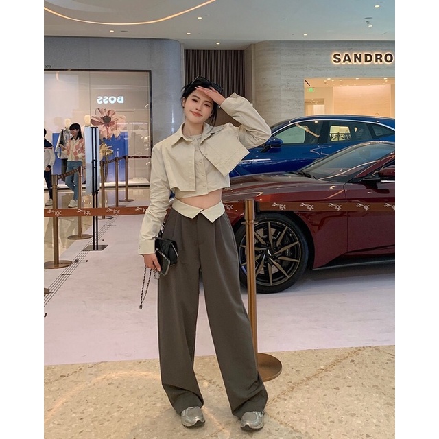 Áo sơmi croptop cách điệu, quần vải xuông ống rộng