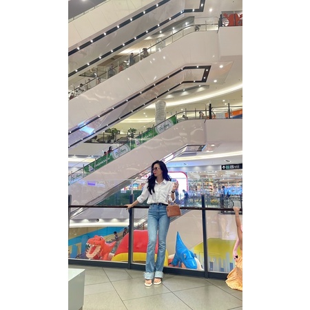 QUẦN JEANS LƯNG CAO ỐNG LOE DÁNG DÀI HÃNG EUNINA